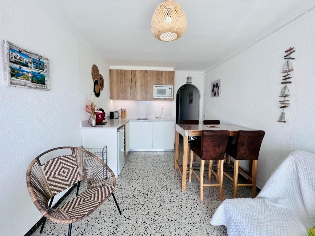 Sylvia 4A - Estudio En Primera Linea De Mar - Centrico - Terraza Vista Mar - Playa - Wifi Apartman Empuriabrava Kültér fotó