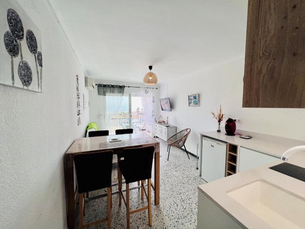 Sylvia 4A - Estudio En Primera Linea De Mar - Centrico - Terraza Vista Mar - Playa - Wifi Apartman Empuriabrava Kültér fotó